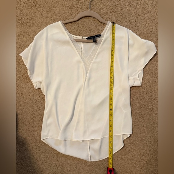 White House Black Market | White Flowy V-Neck Short Sleeve Blouse | Size M - Picture 4 of 6